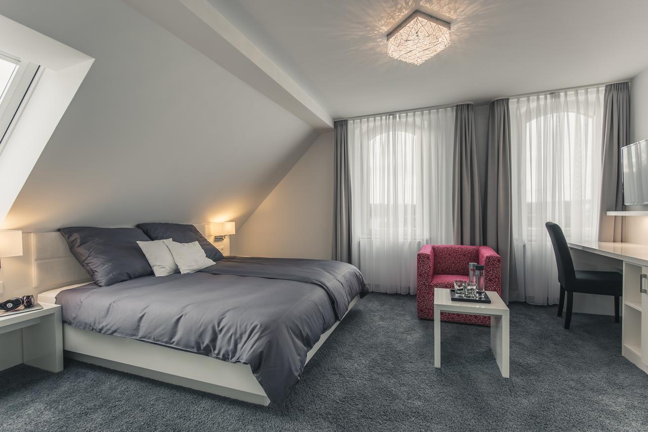Bahnlounge 1907 Bed and Breakfast Neuenstadt am Kocher Exteriör bild